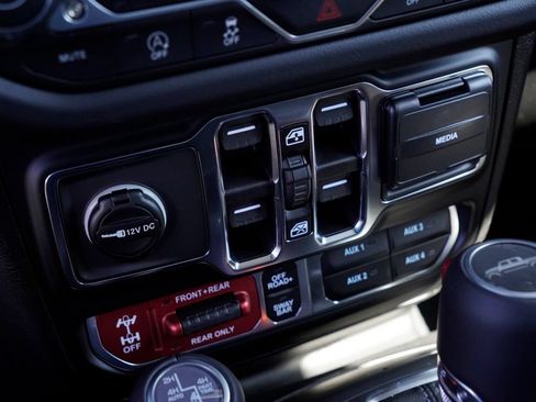 New 2026 Jeep Gladiator Rubicon AWD/4WD image 16