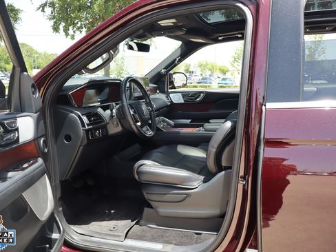 Used 2023 Lincoln Navigator L Reserve AWD/4WD image 25