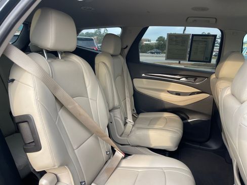 Used 2020 Buick Enclave Essence image 25