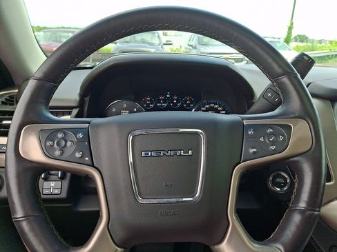 Used 2017 GMC Yukon Denali w/ Open Road Package AWD/4WD image 22