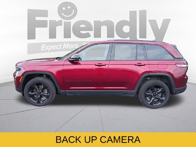 Used 2023 Jeep Grand Cherokee Altitude AWD/4WD image 8