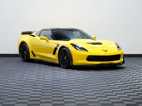 Used 2017 Chevrolet Corvette Z06 w/ Z07 Performance Package RWD image 5