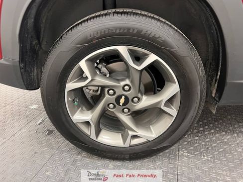 Used 2025 Chevrolet Trax LT w/ LT Convenience Package FWD image 18