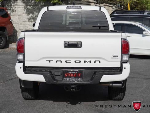 Used 2021 Toyota Tacoma TRD Off-Road w/ Technology Package image 16