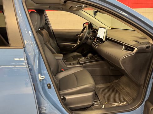 Certified 2026 Toyota Corolla Cross XLE w/ Convenience Package FWD image 19