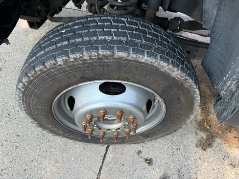 Used 2008 Ford F550 4x4 Crew Cab Super Duty image 9