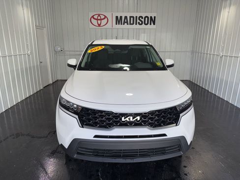 Used 2023 Kia Sorento LX FWD image 5
