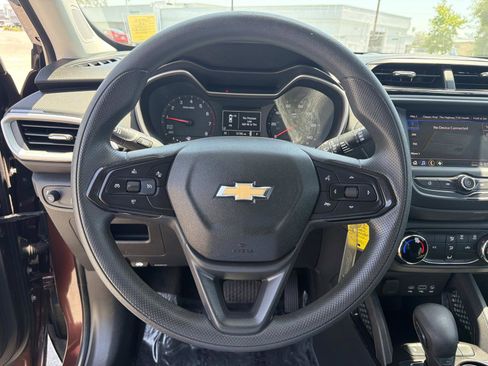 Used 2023 Chevrolet TrailBlazer LS FWD image 8