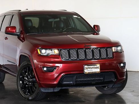 Used 2021 Jeep Grand Cherokee Laredo X AWD/4WD image 6