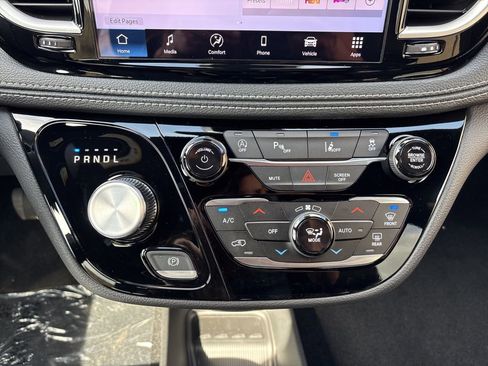 New 2026 Chrysler Pacifica Select w/ S Appearance Package FWD image 30