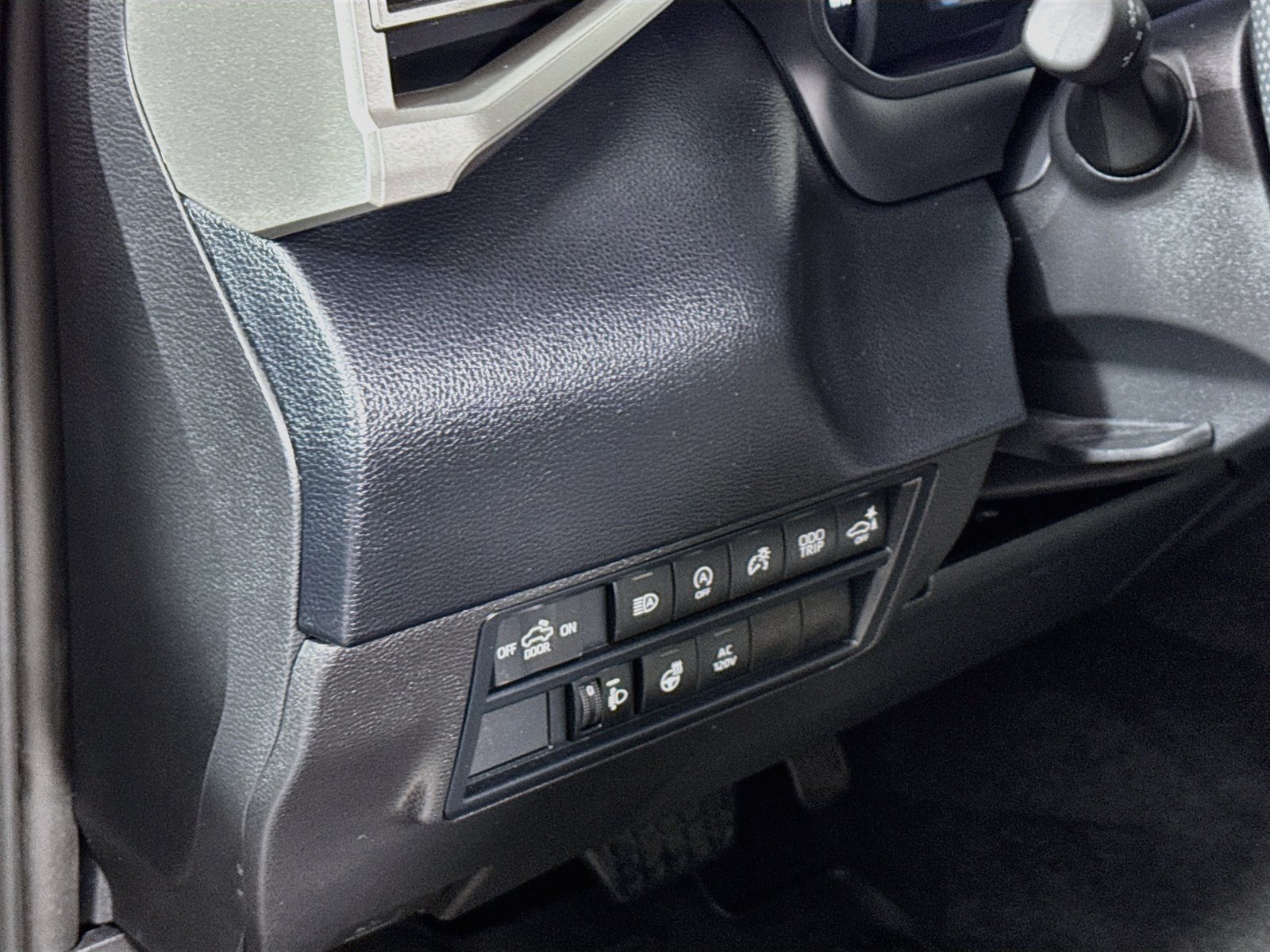 Used 2026 Toyota Tundra SR5 w/ SR5 Premium Package AWD/4WD image 10