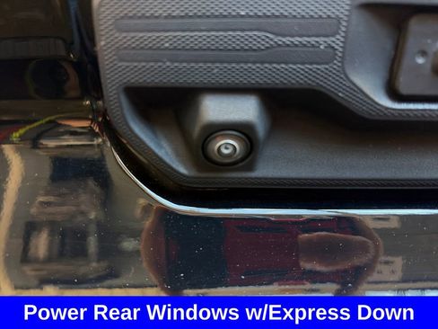 Used 2023 Chevrolet Silverado 1500 High Country w/ High Country Premium Package AWD/4WD image 18