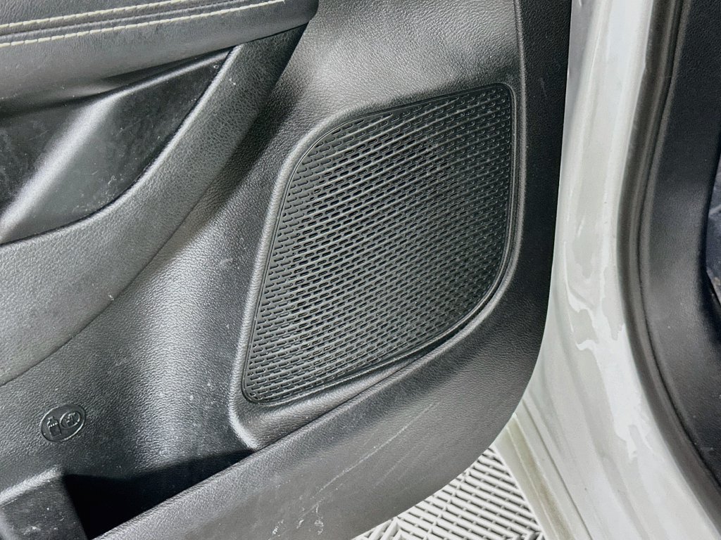 Certified 2025 Chrysler Pacifica Limited FWD image 29