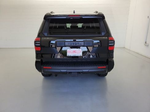 Used 2026 Toyota 4Runner SR5 AWD/4WD image 6