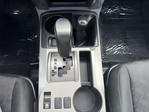 Used 2010 Toyota 4Runner Limited image 18