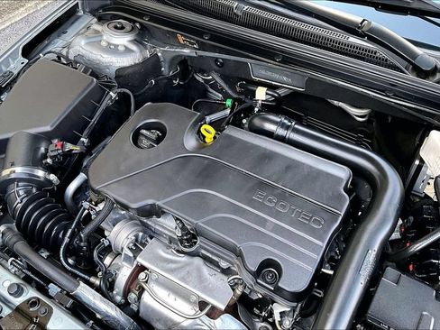 Used 2024 Chevrolet Malibu LT FWD image 32