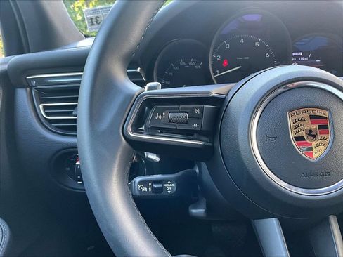 Certified 2026 Porsche Macan AWD/4WD image 23