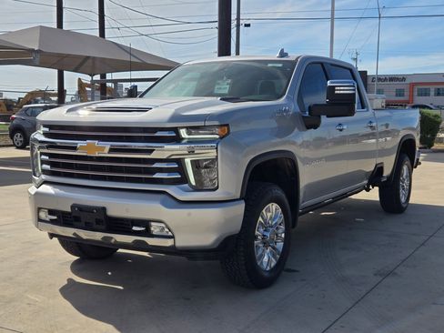 Certified 2022 Chevrolet Silverado 2500 High Country w/ Z71 Off-Road Package AWD/4WD image 3