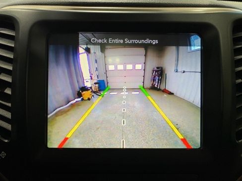 Used 2017 Jeep Cherokee Limited image 20