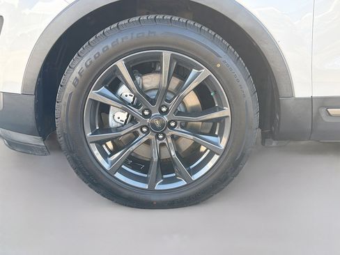 Used 2017 Ford Explorer XLT w/ Equipment Group 202A image 43