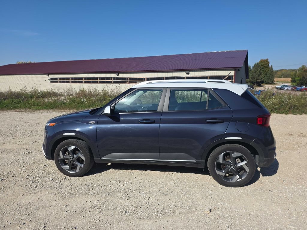 Used 2026 Hyundai Venue SEL FWD image 8