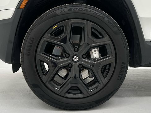 Used 2023 Rivian R1T Adventure image 9