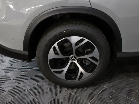 New 2025 Mercedes-Benz GLC 350e 4MATIC image 9