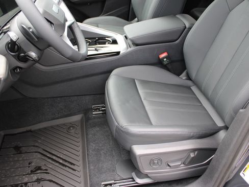 Used 2025 Audi Q5 Premium Plus w/ Premium Plus AWD/4WD image 22