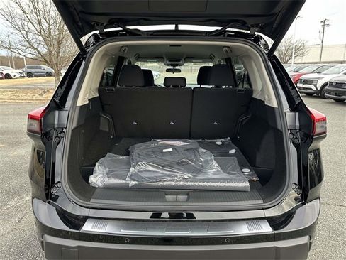 New 2026 Nissan Rogue SV image 12