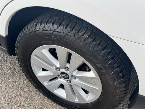 Used 2019 Subaru Outback 2.5i Premium AWD/4WD image 11