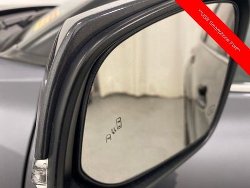 Used 2023 Toyota Highlander XLE image 16