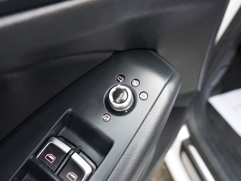 Used 2017 Audi Q5 2.0T Premium Plus w/ Premium Plus Package image 31