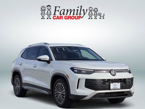 New 2026 Volkswagen Tiguan S FWD image 2