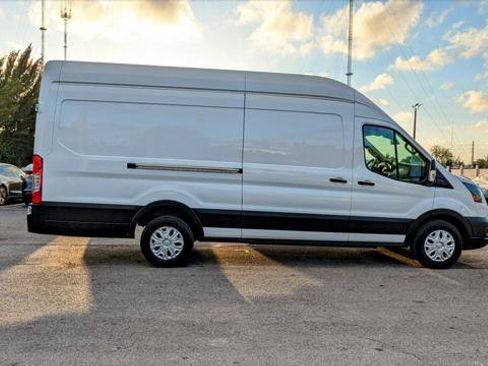 Used 2022 Ford E-Transit 148 High Roof Extended image 9