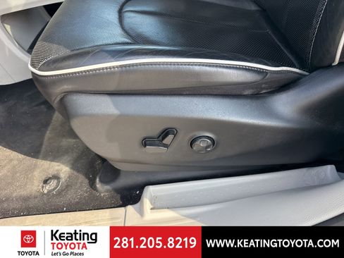 Used 2023 Chrysler Pacifica Limited image 13