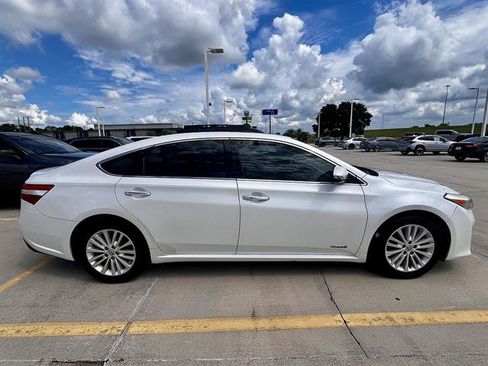 Used 2013 Toyota Avalon XLE Touring FWD image 2