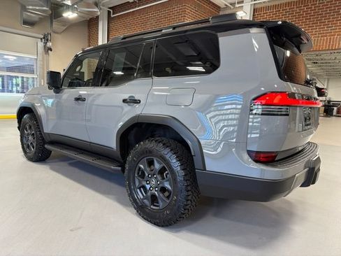 Used 2024 Lexus GX 550 AWD/4WD image 5