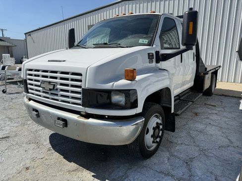 Used 2009 Chevrolet Kodiak C4500 2WD Crew Cab image 1