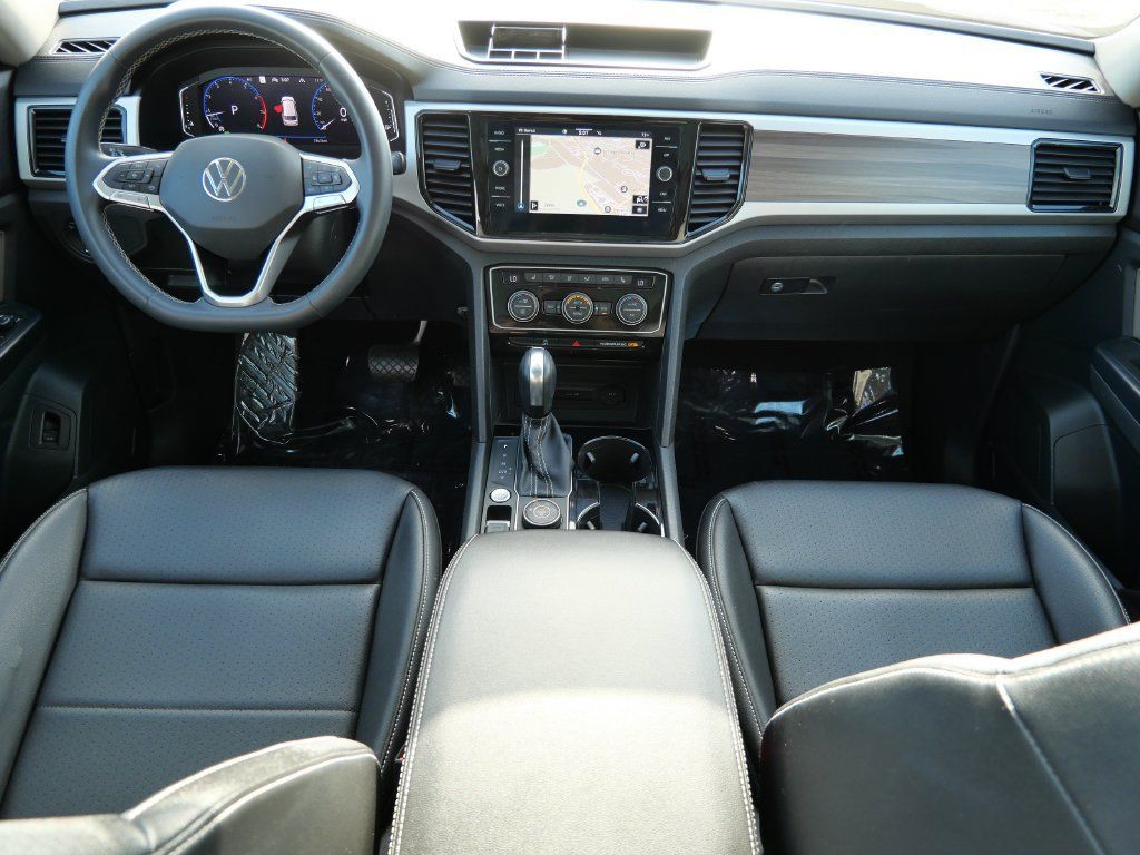 Used 2021 Volkswagen Atlas SEL AWD/4WD image 16