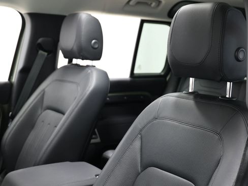 Used 2022 Land Rover Defender 110 SE image 15