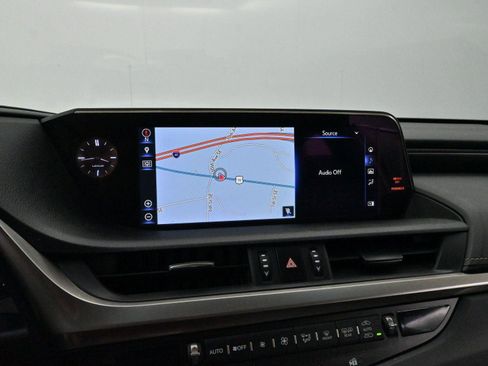 Used 2019 Lexus ES 350 Ultra Luxury w/ Accessory Package image 26