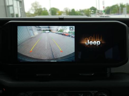 Used 2024 Jeep Wrangler Unlimited Sport AWD/4WD image 4