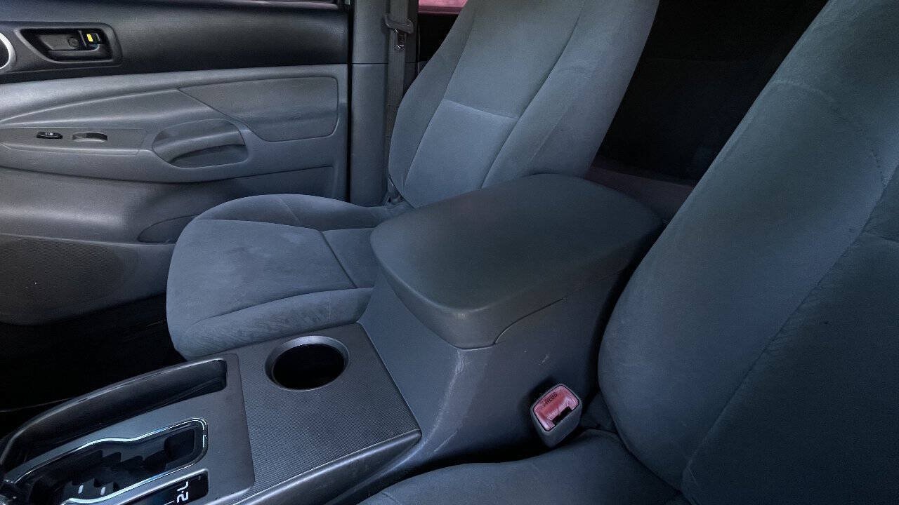 Used 2005 Toyota Tacoma PreRunner w/ SR5 Pkg #3 RWD image 18