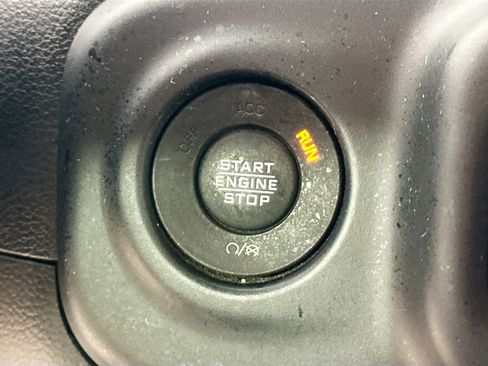 Used 2021 Jeep Wrangler Unlimited Sahara image 16