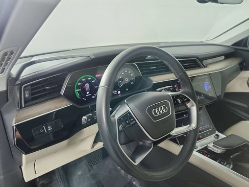 Used 2024 Audi Q8 e-tron Premium Plus AWD/4WD image 9