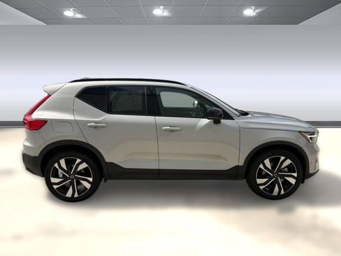 Certified 2023 Volvo XC40 B4 Plus w/ Protection Package Premier FWD image 8