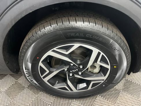 Certified 2024 Kia Sportage LX image 32