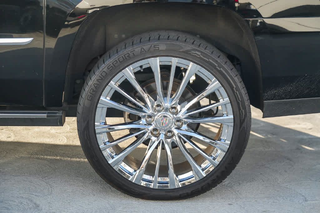 Used 2019 Cadillac Escalade ESV Premium Luxury RWD image 10