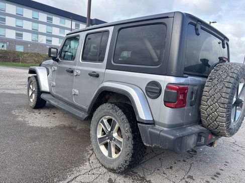 Used 2018 Jeep Wrangler Unlimited Sahara AWD/4WD image 25