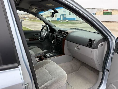 Used 2005 Kia Sorento EX image 22